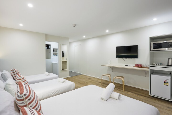 Room 6 of 52