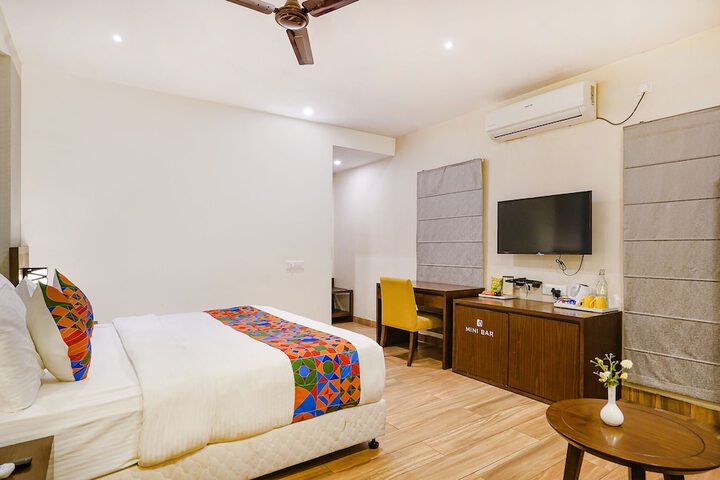 Room 18 of 34