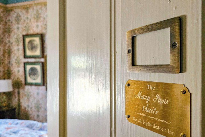 Room 28 of 95