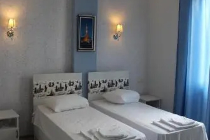 Room 7 of 15