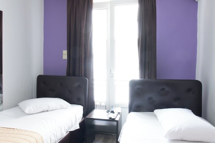 Room 15 of 32