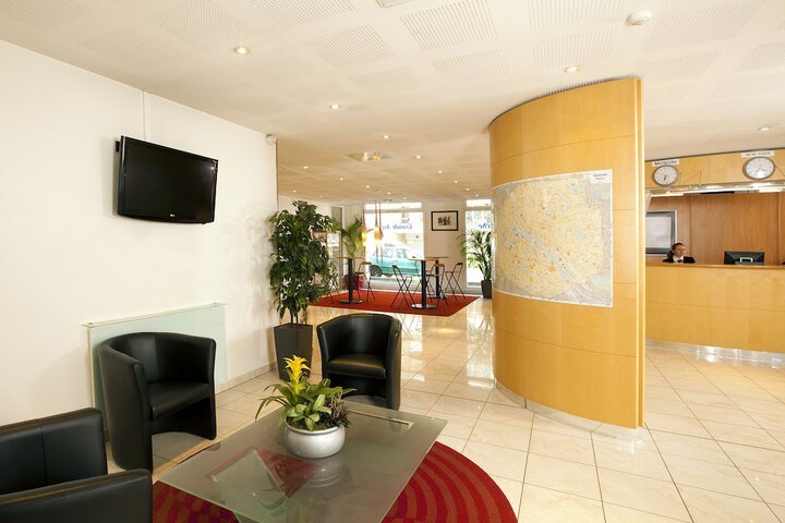 Entrance & Lobby