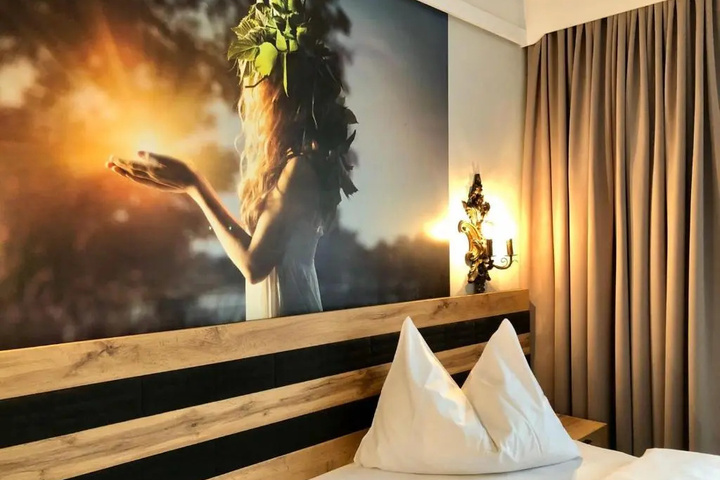 Room 3 of 21