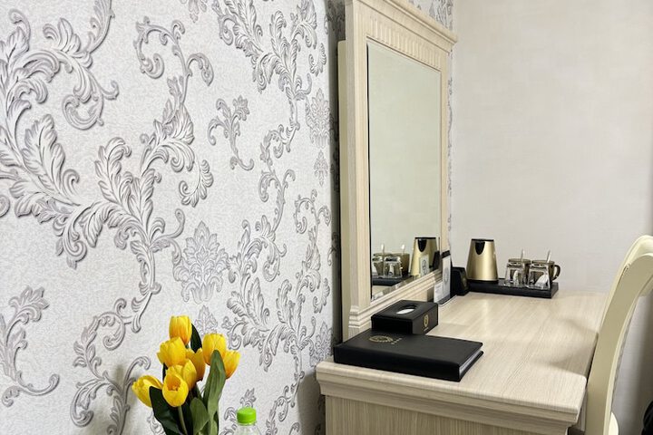 Room 9 of 46