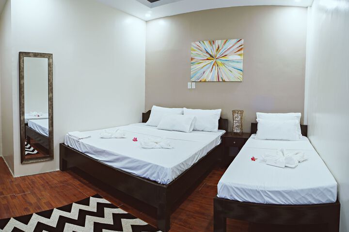 Room 28 of 33