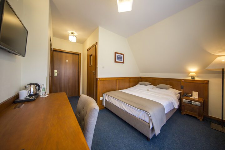 Room 25 of 86