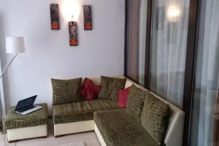 Room 3 of 8