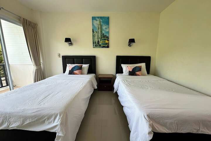 Room 9 of 26