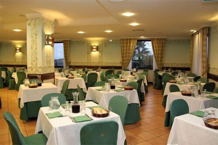 Dining Photos