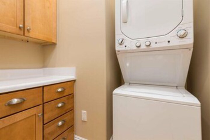 Laundry 20 of 60