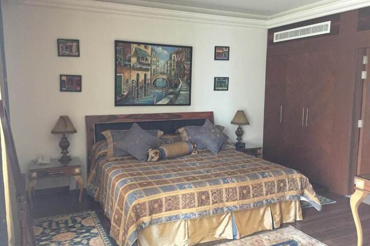 Room 15 of 38