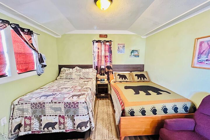 Room 12 of 33