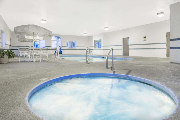 Pools & Facilities