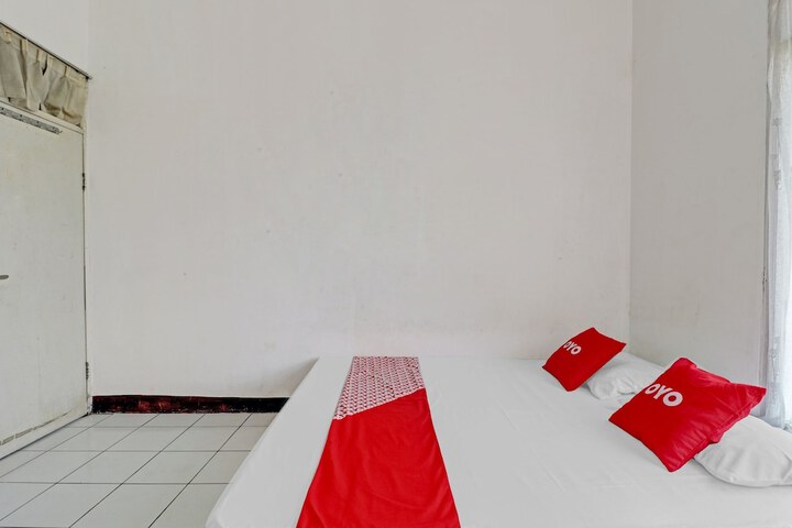 Room 2 of 17