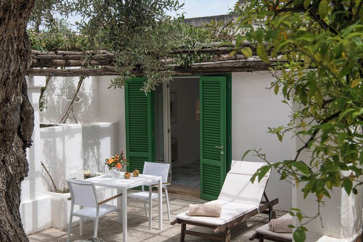 Terrace/Patio 33 of 101