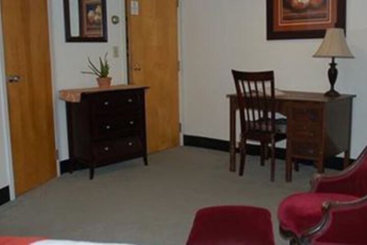Room 10 of 48