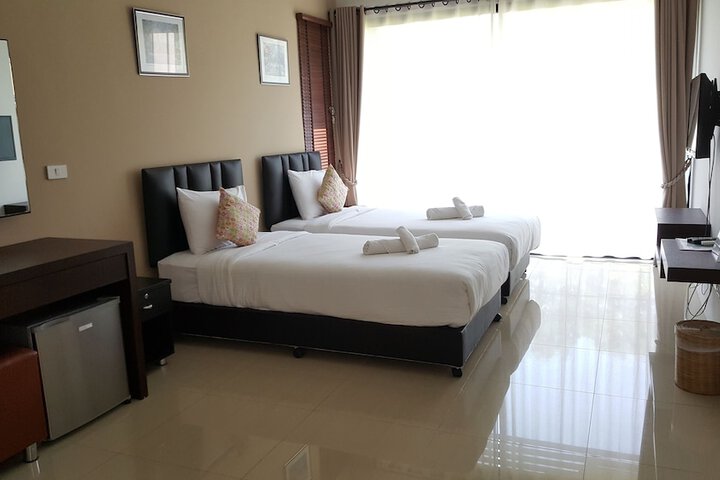 Room 6 of 30