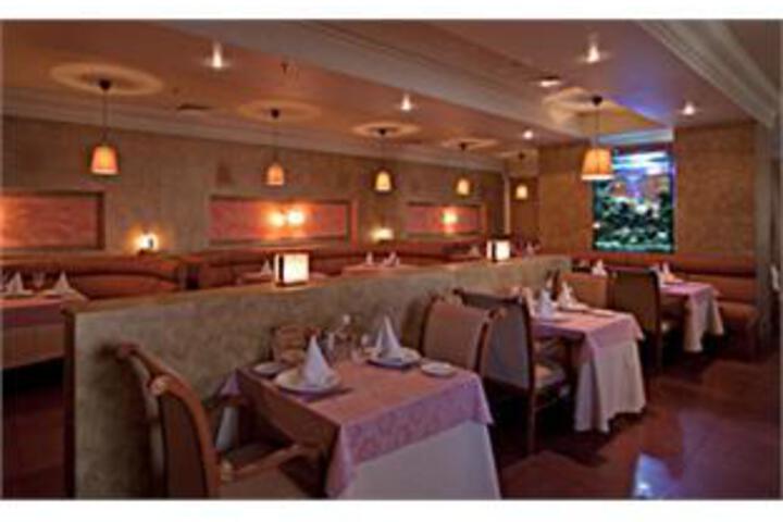 Dining 5 of 6