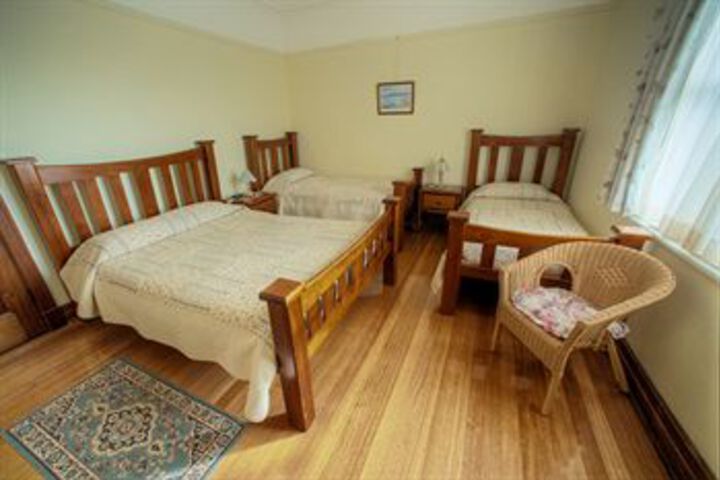 Room 6 of 17