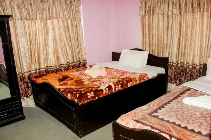 Room 2 of 10