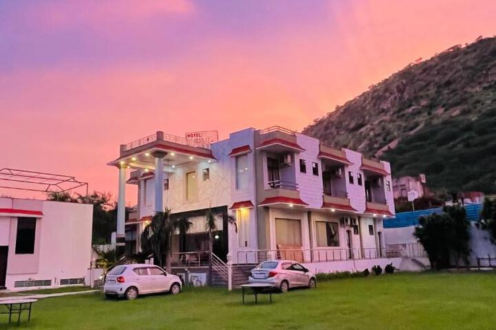 Hotel & Resort Virasat inn
