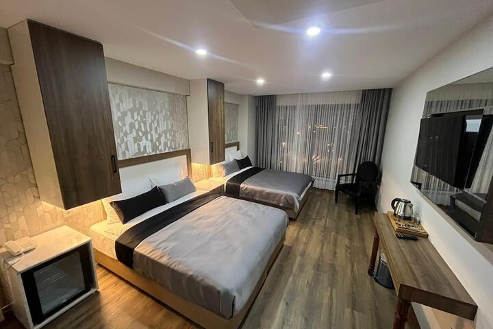 Room 11 of 20