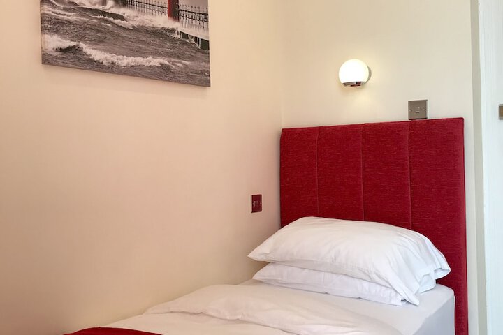Room 20 of 66