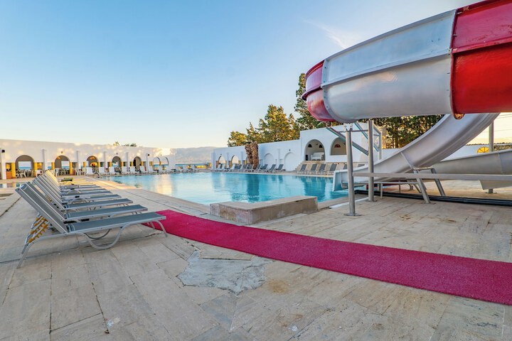 Pool 67 of 209
