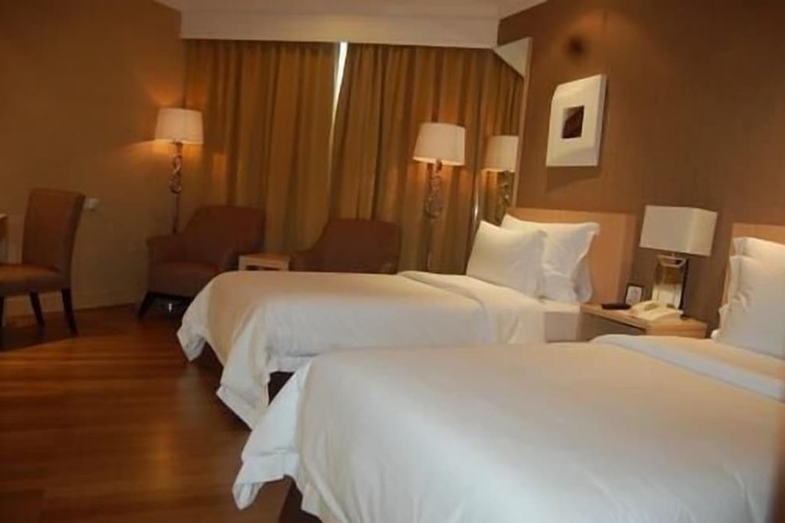 Room 10 of 21