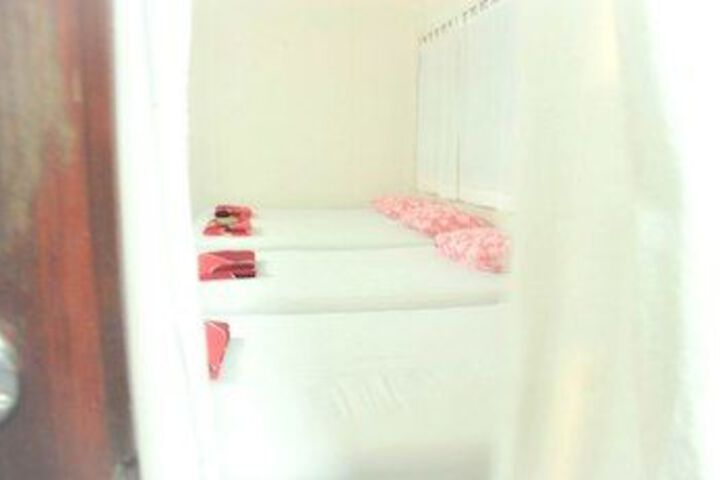 Room 5 of 6