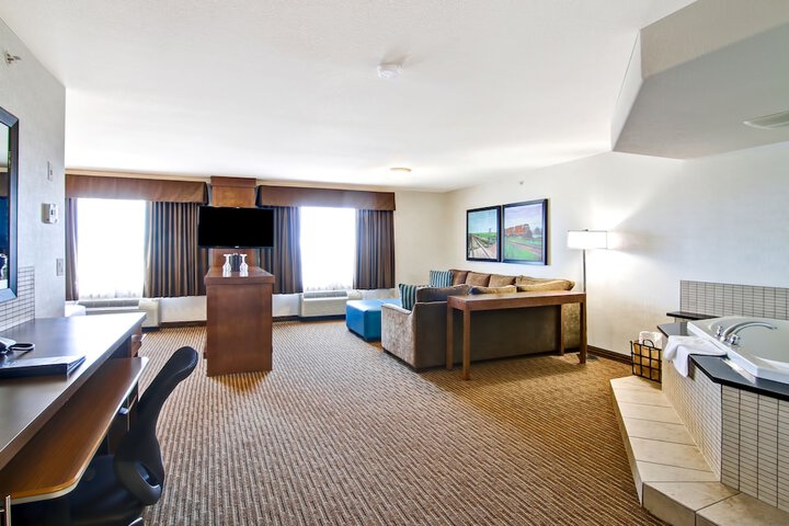 Room 15 of 36