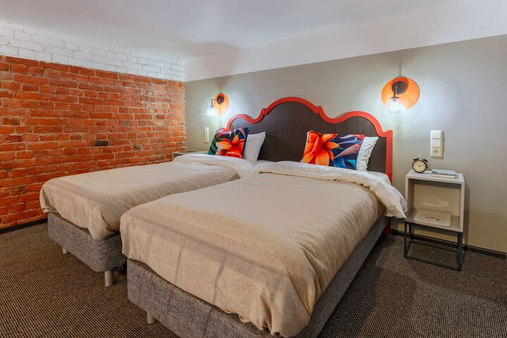 Room 15 of 21