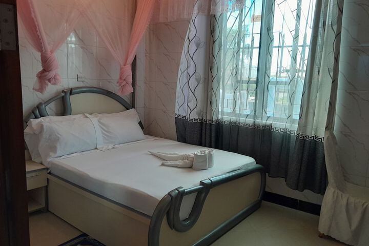 Room 6 of 38