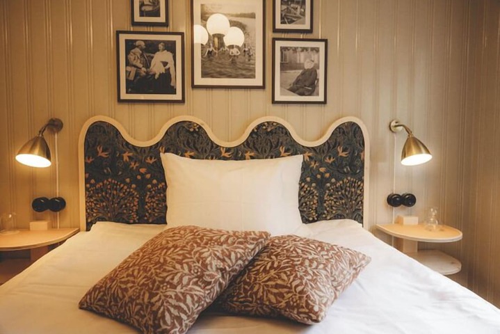 Room 4 of 37