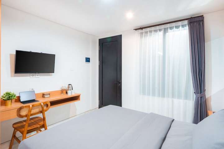 Room 5 of 38