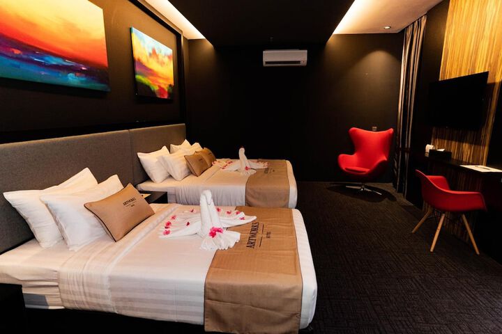 Room 28 of 73