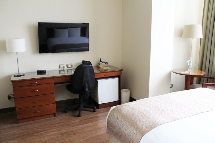 Room 8 of 24