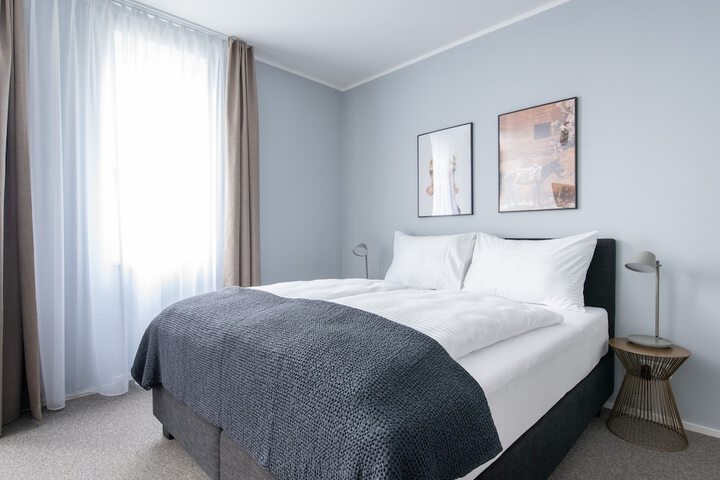 Room 4 of 68
