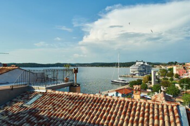 Hotel View 303 of 306