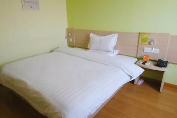 Room 8 of 8