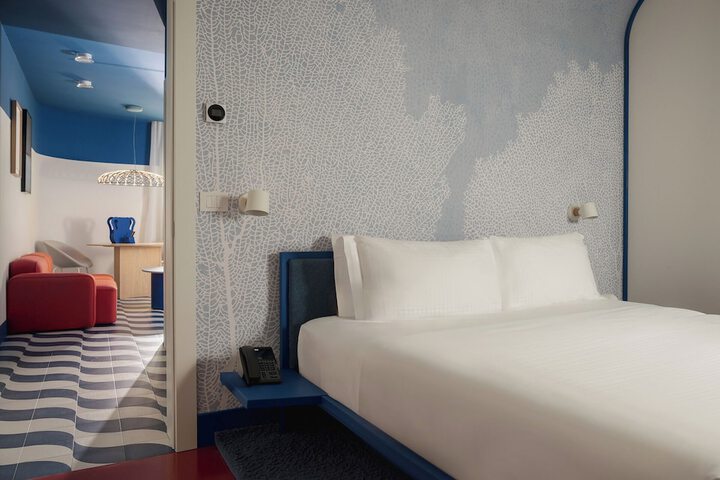 Room 38 of 85