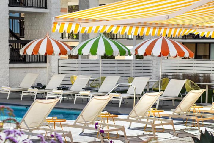 Hotel with Pool