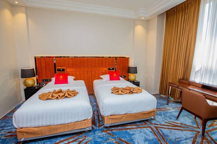 Room 3 of 9