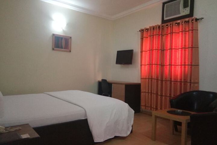 Room 17 of 26