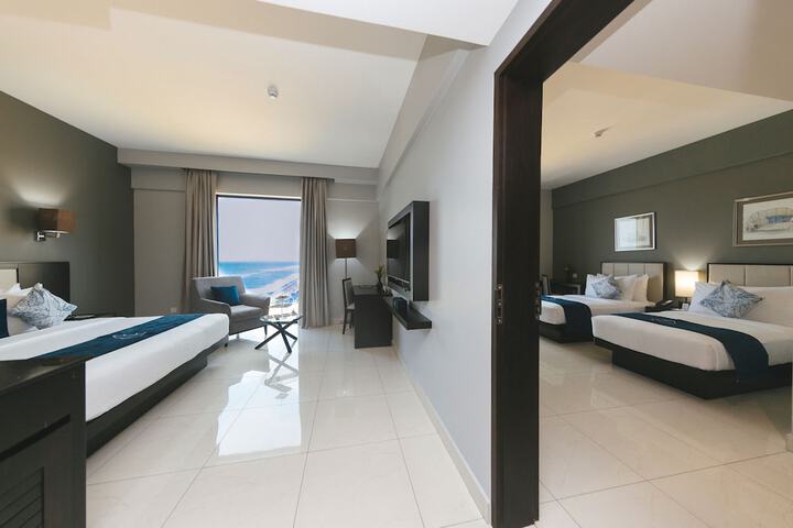 Room 44 of 148