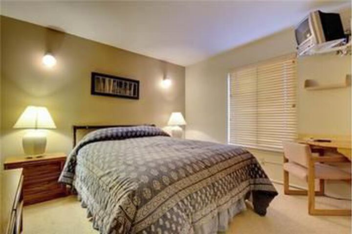 Room 13 of 25