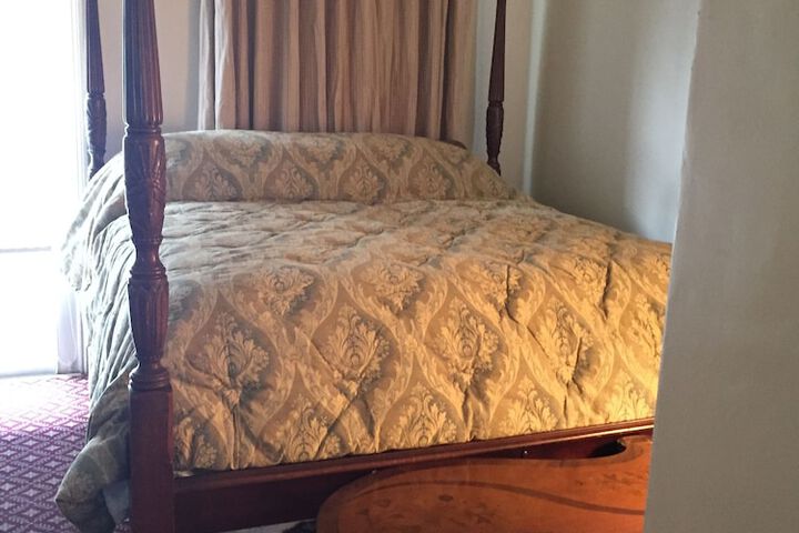 Room 8 of 49