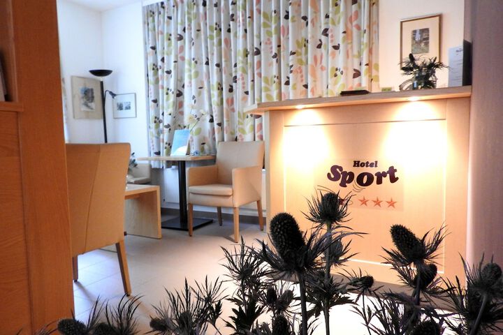 Hotel Interior 6 of 94