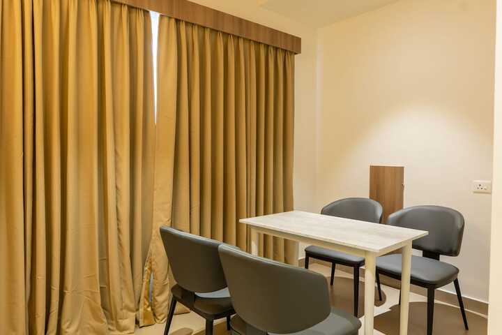 Room 13 of 34