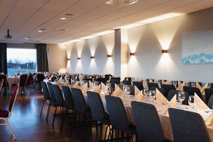 Ballroom/Hall 59 of 74